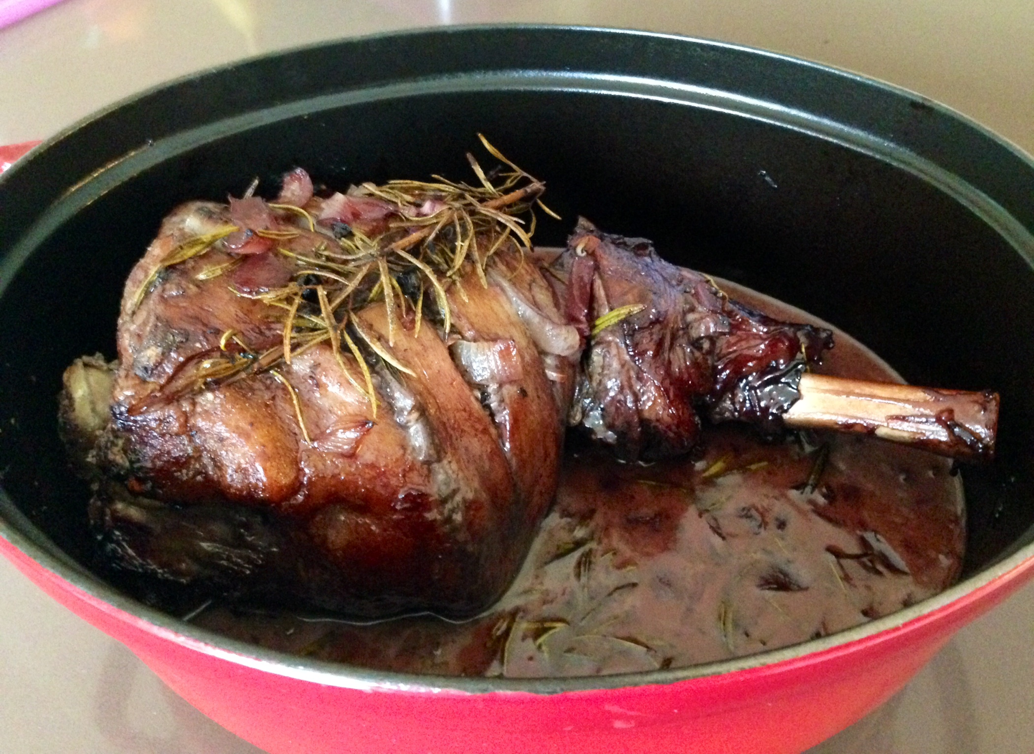 Agnello arrosto al timo e birra scura