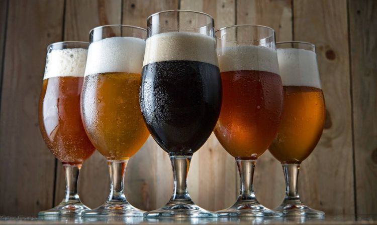 Il colore e il bicchiere della birra: cosa dice la Scienza?