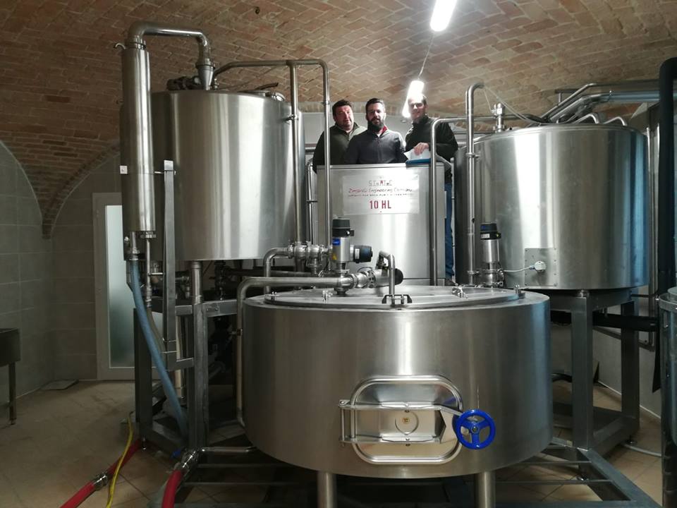 Cotta inaugurale per Cascina Motta: è piemontese il primo birrificio italiano a produrre e trasformare in azienda tutte le materie prime per le proprie birre!