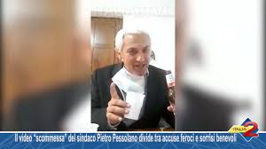 Stop zona rossa, il sindaco festeggia… con la birra