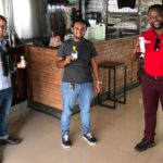 Dalla birra al disinfettante, uno svizzero si reinventa in Tanzania