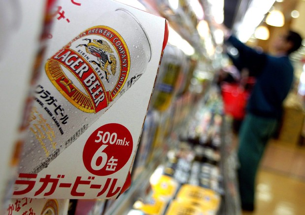 Giappone: refuso su lattine di birra, ed è subito successo