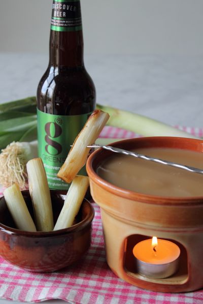 Salsa di parmigiano reggiano e birra Green’s “Great Discovery Amber Ale” con porri appassiti