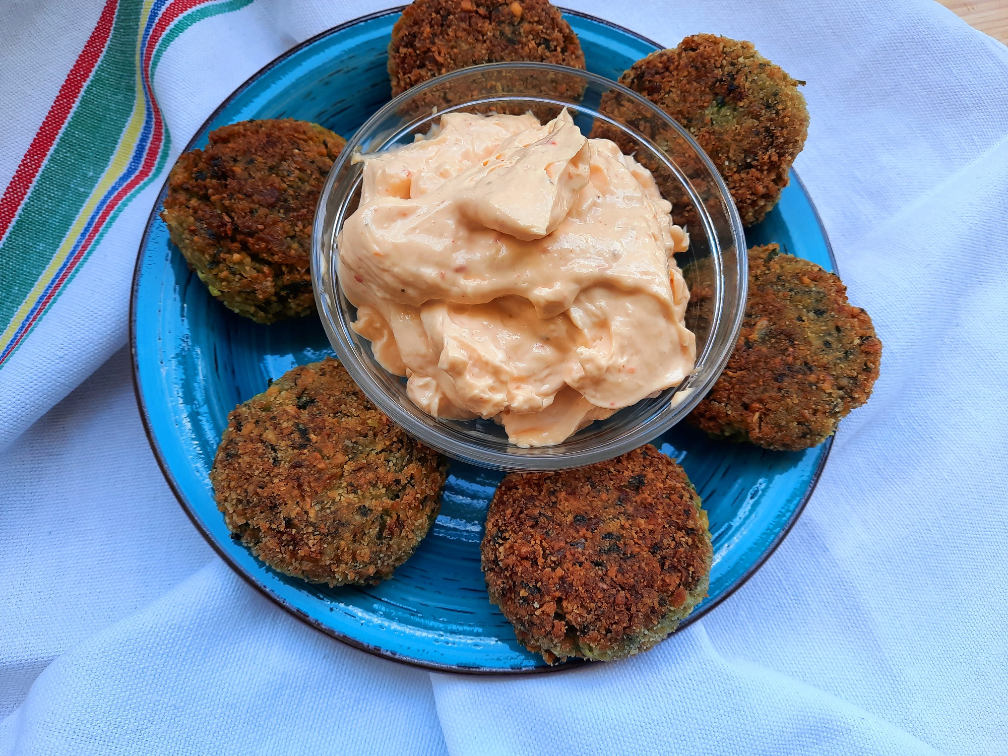 Falafel accompagnati dalla maionese alla birra