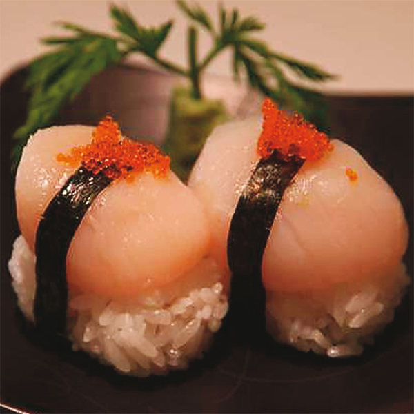 Nigiri di capesante con uova di salmone all’aceto di birra