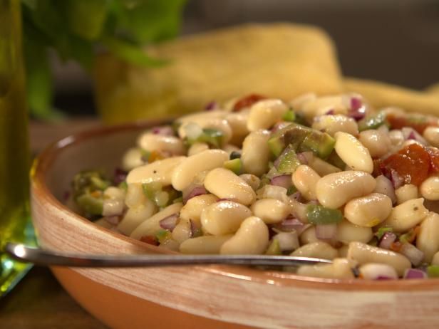 Insalata fredda di cannellini e alici marinate alla rauchbier