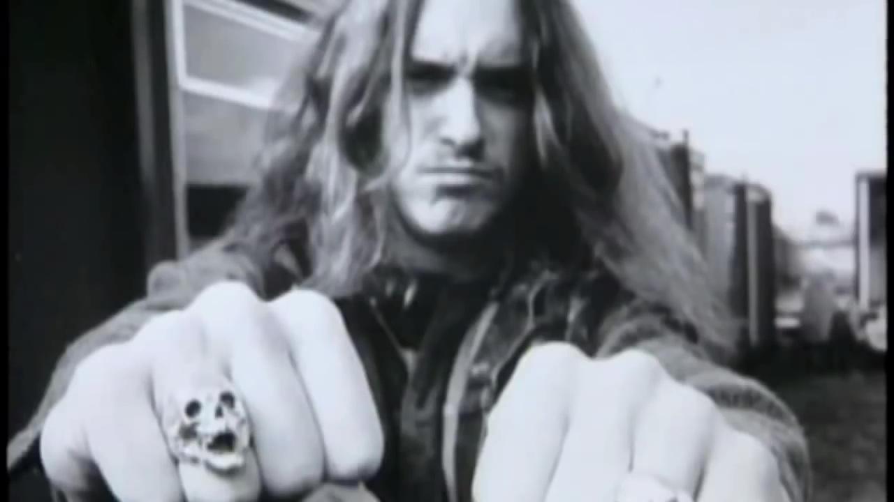 Lo storico bassista dei Metallica Cliff Burton sarà ricordato con una nuova linea di birre