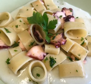 Calamarata con polpo e crema di patate sfumata alla vienna lager