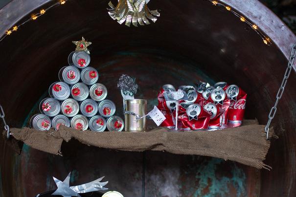 Molveno: la Natività fatta di lattine  di birra riciclate