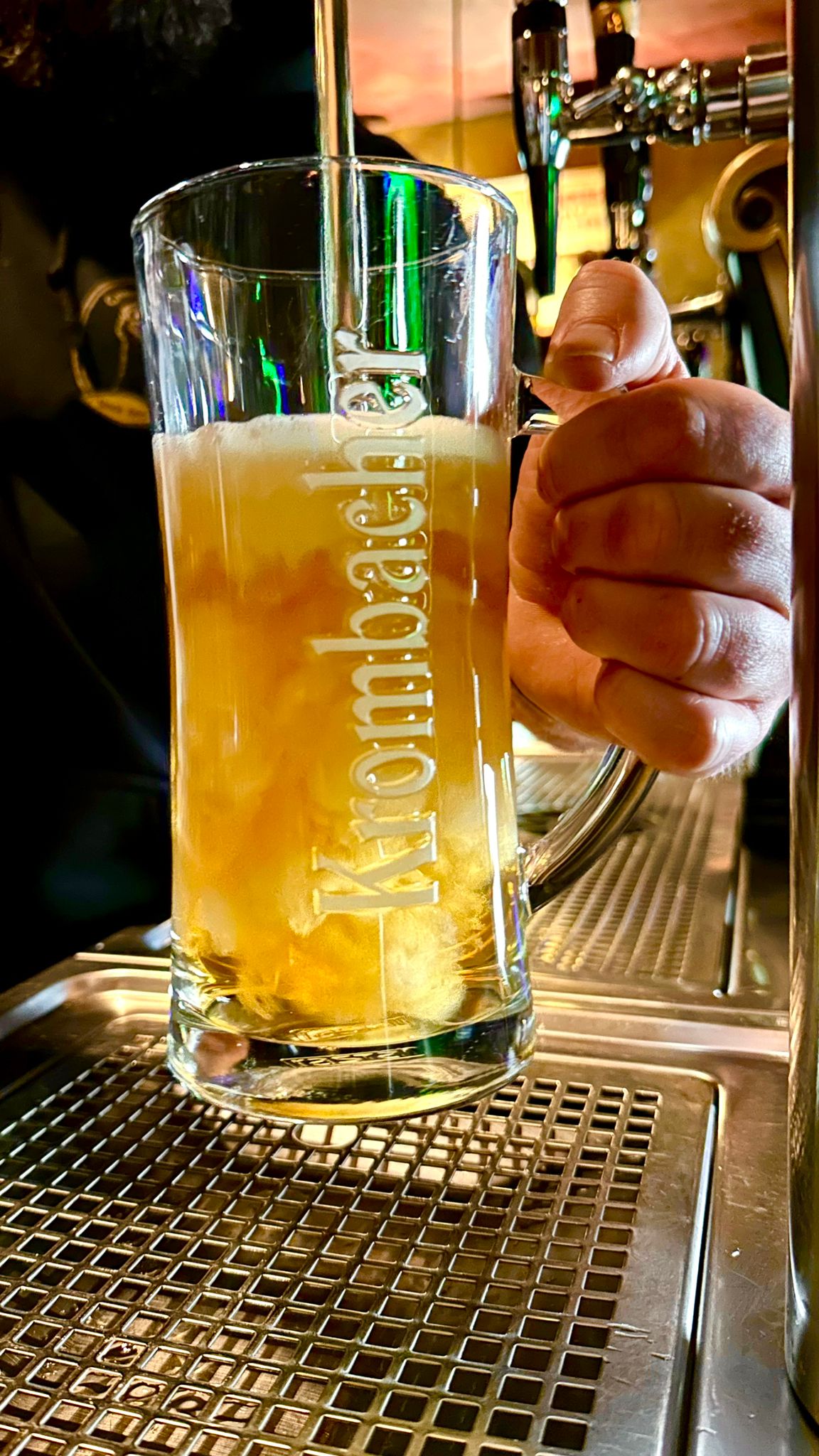 Krombacher è birra ufficiale di “Back to the Future” per la sostenibilità in cucina